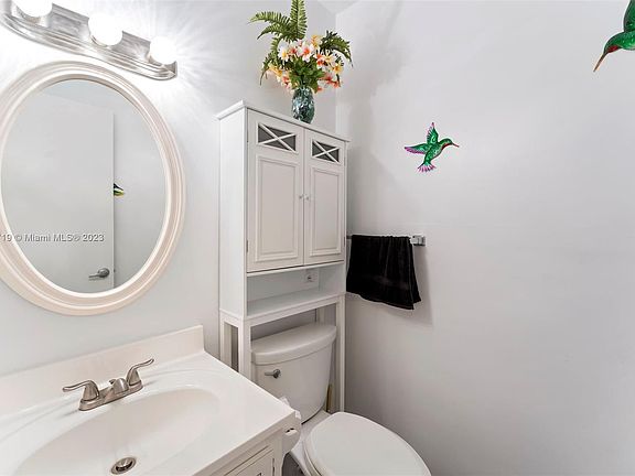 4th image of 2151 NE 68th St APT 225
