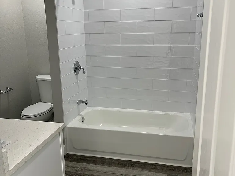Spring Lake Apartments — Photo 116