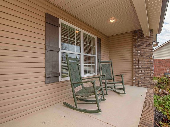 3rd image of 5520 Meadow Wells Dr