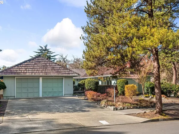 5955 SW Glenbrook Rd, Beaverton, OR 97007