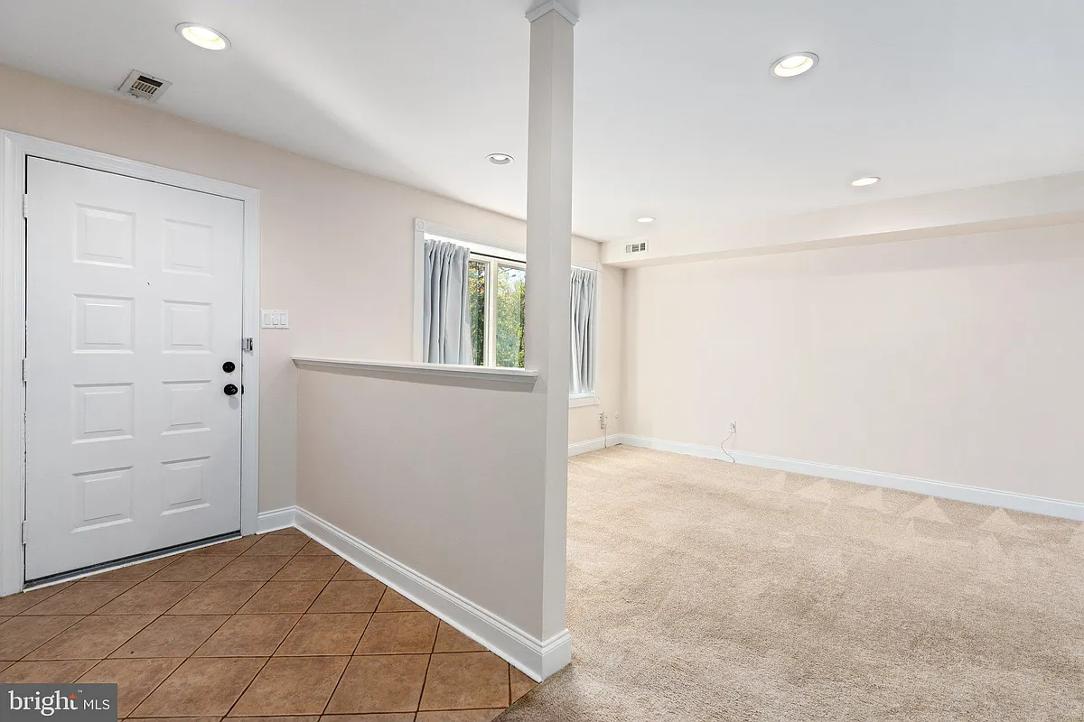 Building Photo - 3491 Coventry Pl