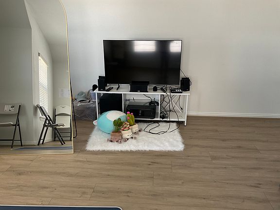 2nd image of 3611 Crescent Wood Dr