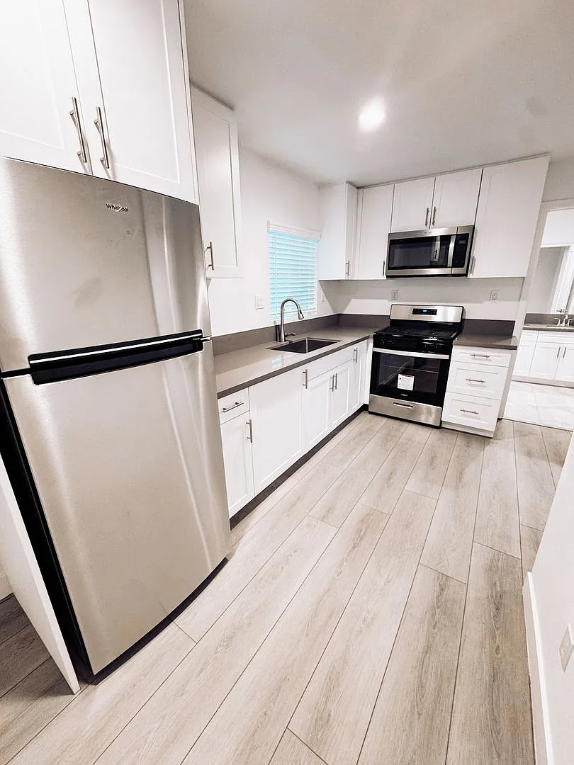 Harbor Blvd Apts. — Photo 2