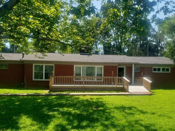 320 Hillaire Dr, Hopkinsville, KY 42240