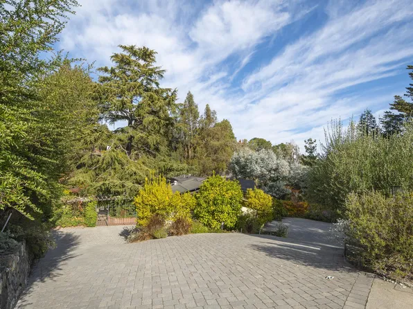 25 Heather Pl, Hillsborough, CA 94010