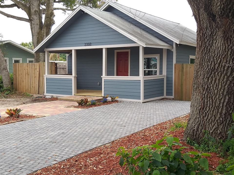 1st image of 2332 15th Ave N