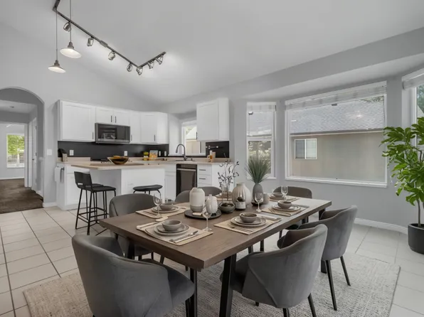 281 E Regent Park Ct S, Midvale, UT 84047