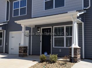 34 Virginia Commons Dr, Arden, NC 28704