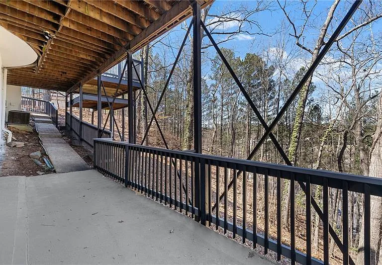 350 Kelson Dr — Photo 56
