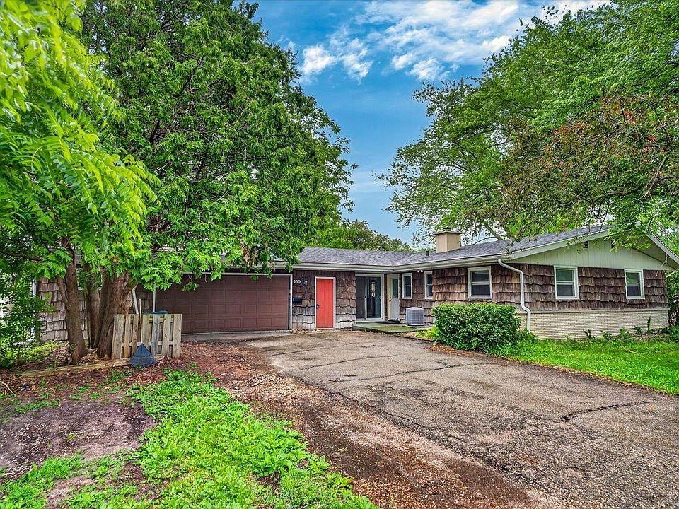 1st image of 2001 Rae Ln
