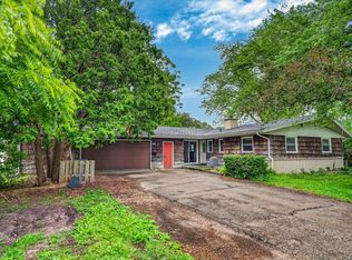 2001 Rae Ln, Madison, WI 53711