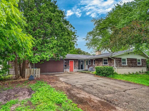 2001 Rae Ln, Madison, WI 53711