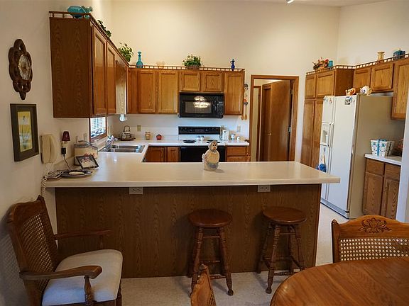 5th image of 2101 Meadowlark Dr