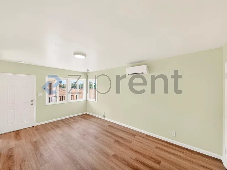 610 N Garfield Ave #1/2 — Photo 2