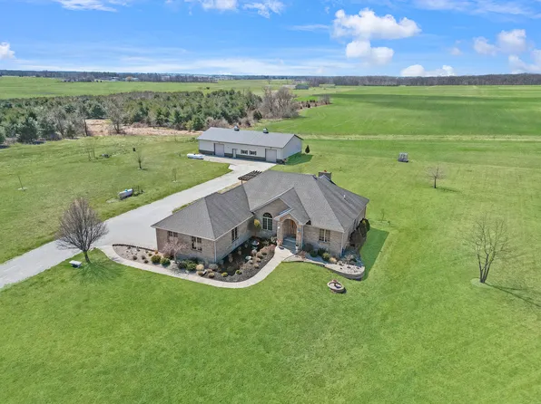 28546 S State Line Rd, Beecher, IL 60401