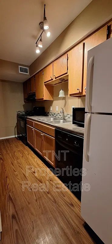 1 bed, 1.0 bath, 756 sqft, $795 — Photo 4