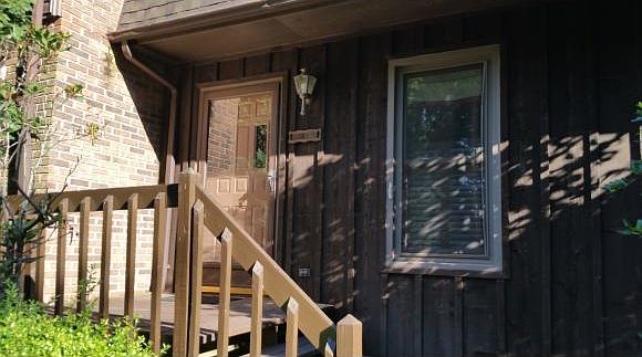 1st image of 2203 Greenbriar Cir APT 3