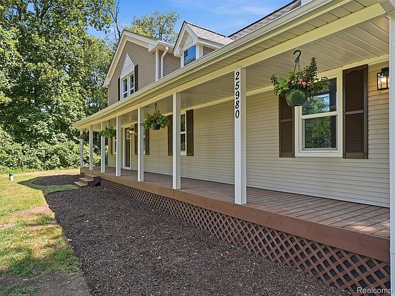 5th image of 25980 Lyman Ln