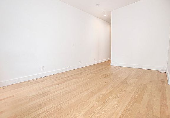 4th image of 577 2nd Ave #34RR