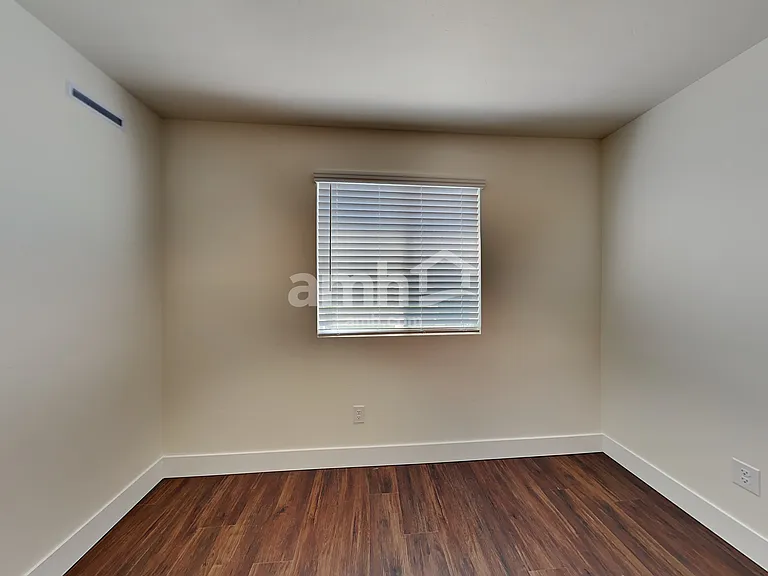 955 Moorside Ave — Photo 12