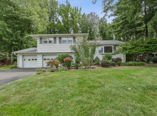 748 Tamaques Way, Westfield, NJ 07090
