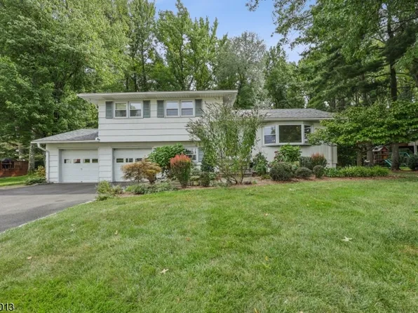 748 Tamaques Way, Westfield Town, NJ 07090