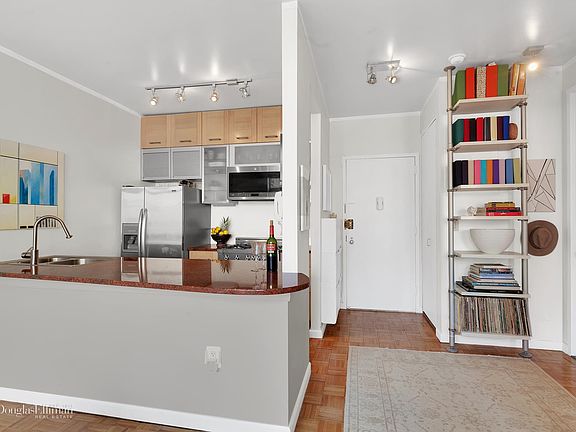 4th image of 350 Albany St APT 8E