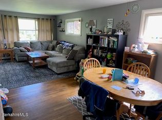 65 W Mountain Rd, Cheshire, MA 01225