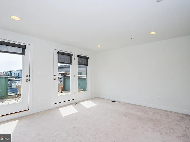 8337 Looking Glass Way — Photo 38