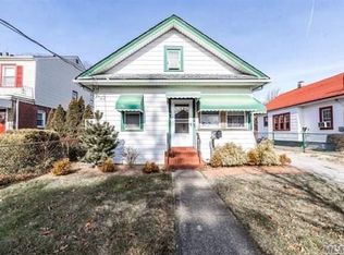 82 Evans Ave, Freeport, NY 11520