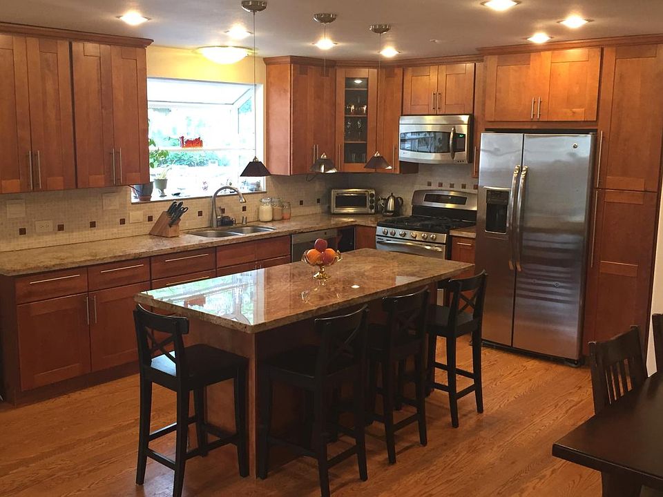 Remodeled large open kitchen + family room with granite coun