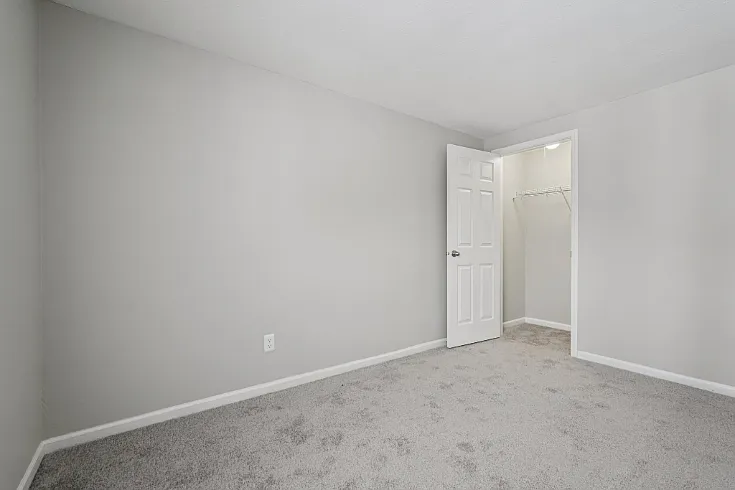 Oakdale — Photo 36