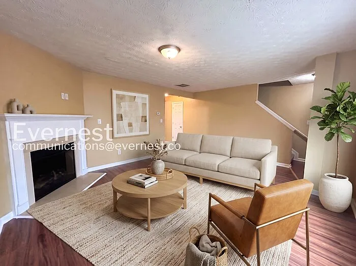 2 bed, 2.5 bath, 1336 sqft, $1,500 — Photo 3