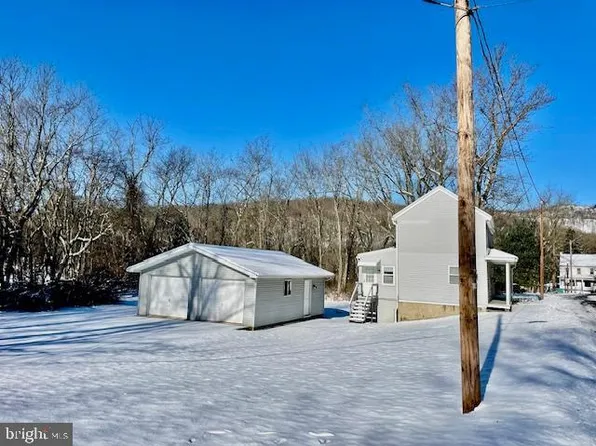 33 Duck St, Girardville, PA 17935