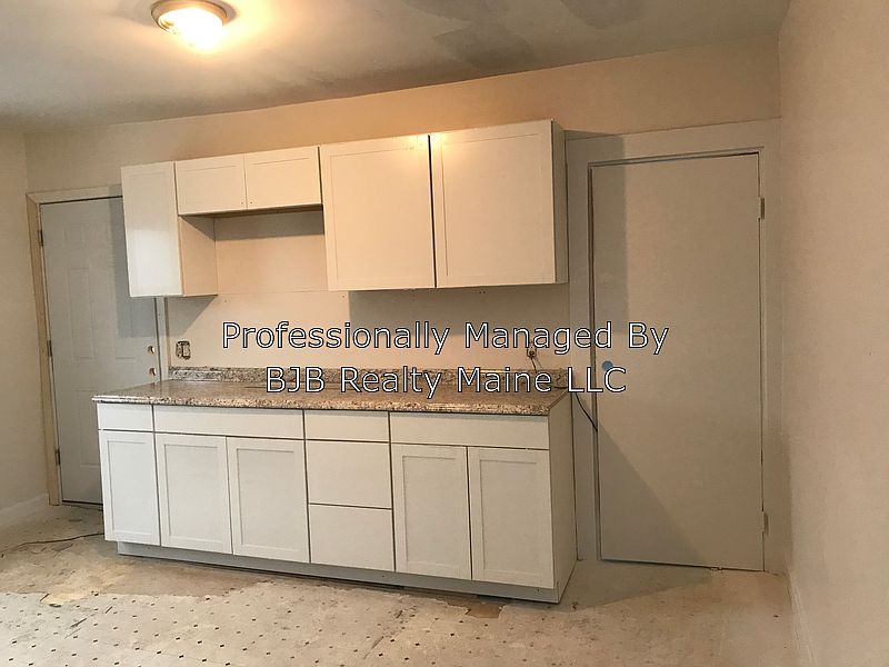 2nd image of 25 Hemlock St APT 4