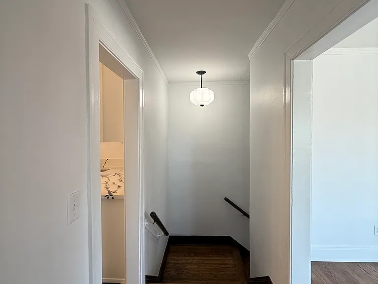 1701 1/2 Hillhurst Ave #1701 — Photo 9
