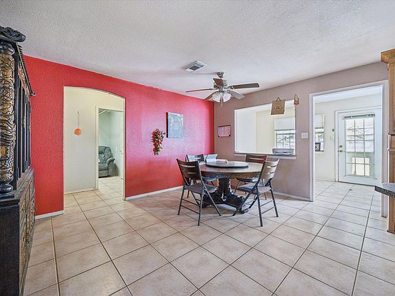 4th image of 1836 Ridgeview