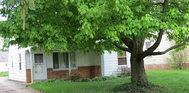 150 Carnegie Ave photo 1