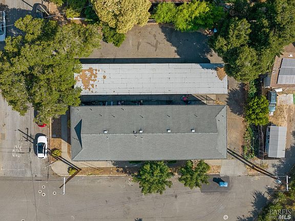 2nd image of 404 Lake Street