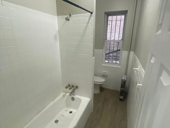 5th image of 491 Clinton Ave Unit 1