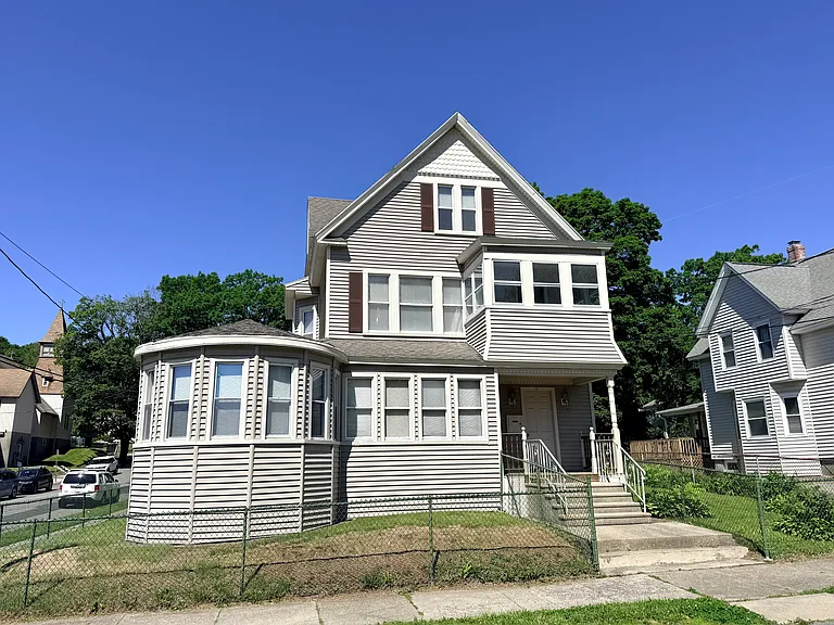 132 Coburn Ave #3 — Photo 9