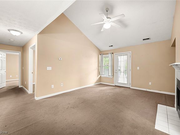 3rd image of 14821 Lenox Dr #221