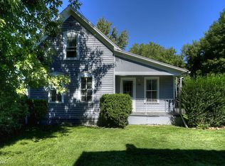 745 Crosby St NW, Grand Rapids, MI 49504
