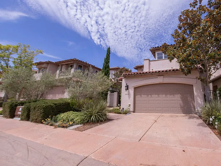 9756 Keeneland Row — Photo 2