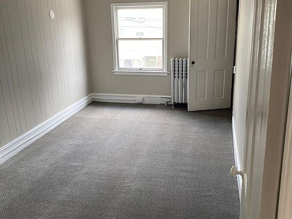 5th image of 211 1/2 N Hyde Park Ave