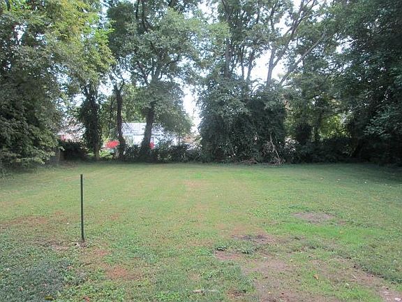 5th image of 354 Hester Ave