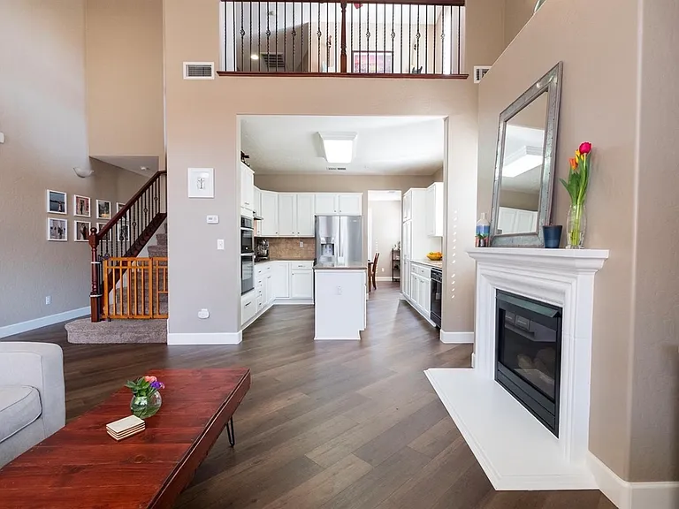 1733 W Dali Way — Photo 5