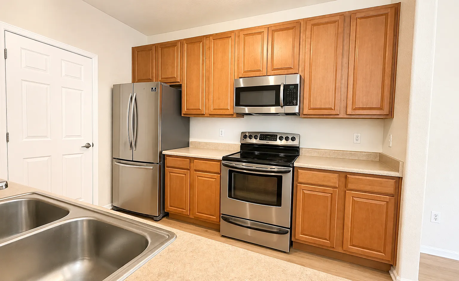 3 bed, 1291 sqft, $2,100 — Photo 4