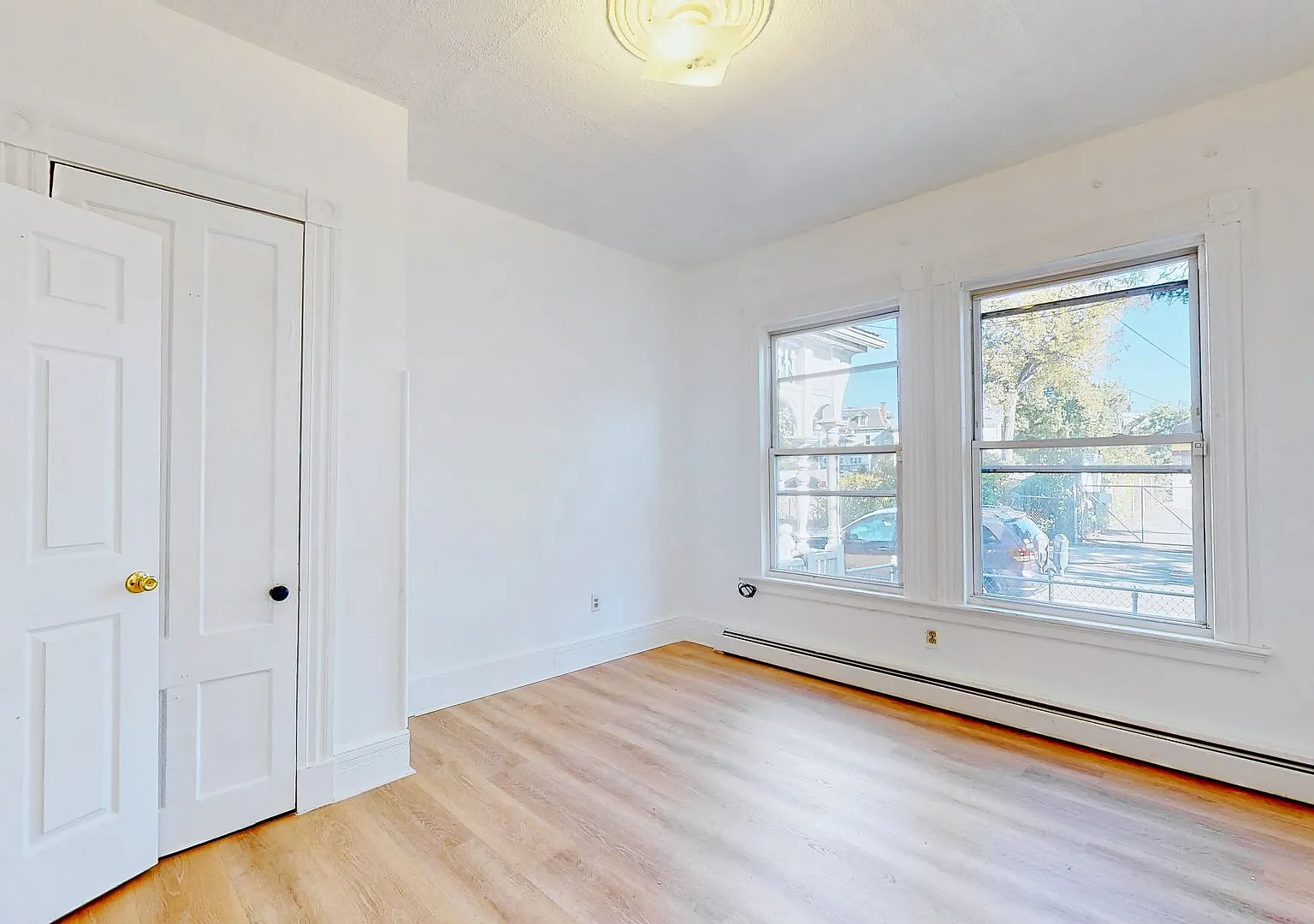 Spacious 1BR Apartment Near Yale Remodeled & Convenient! — Photo 4