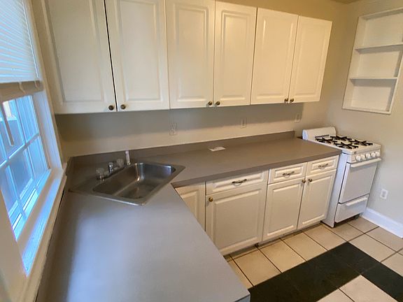 5th image of 3317 Idlewood Ave